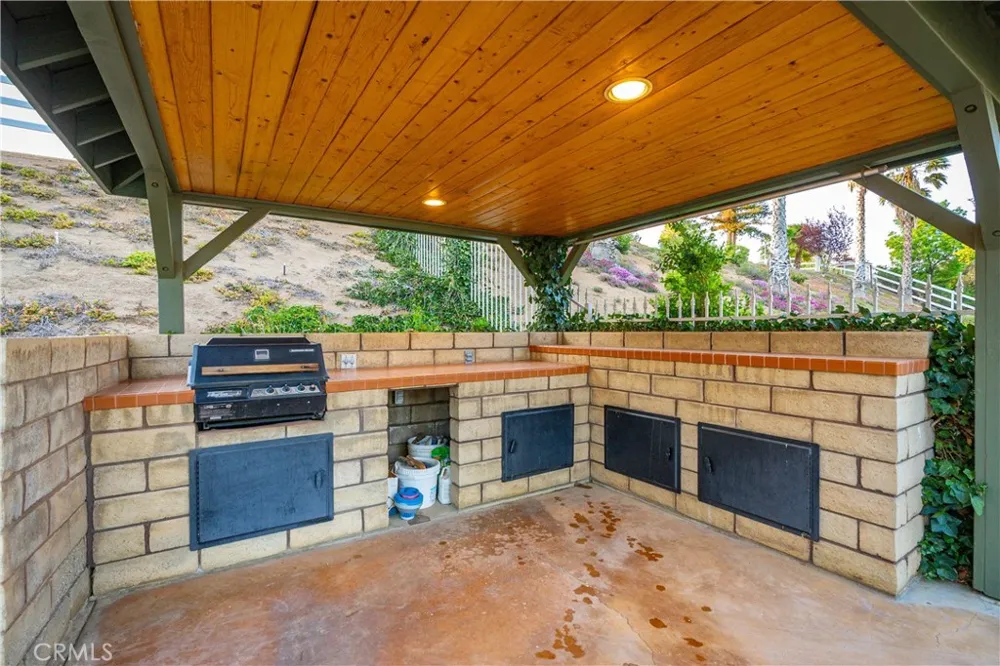 2575 Palomino Drive Acton, CA 93510