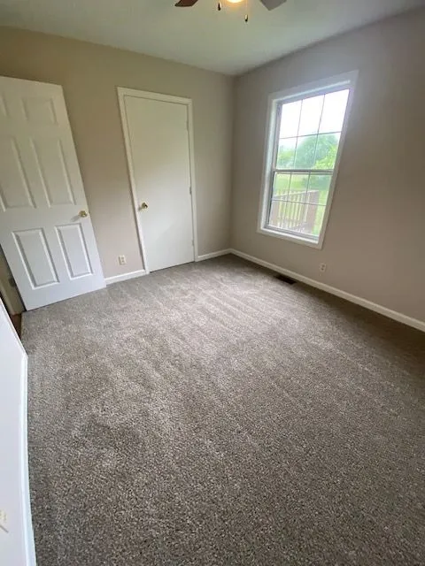 200 Hugh Hunter Rd Oak Grove, KY 42262