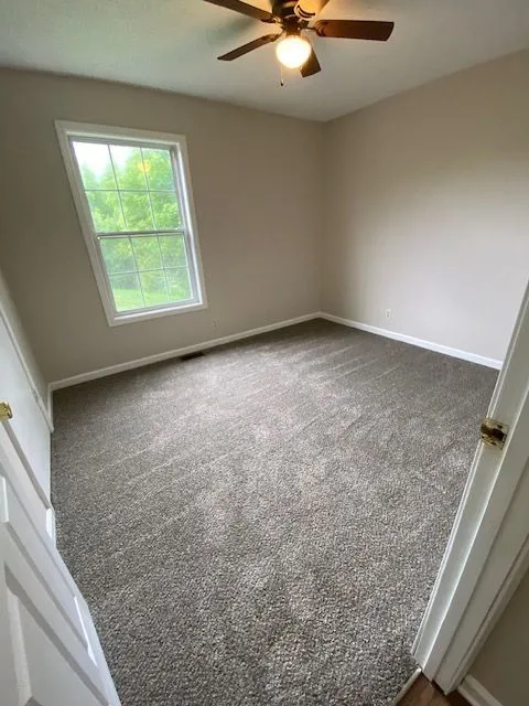 200 Hugh Hunter Rd Oak Grove, KY 42262