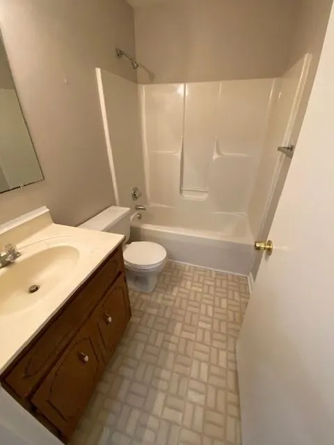 200 Hugh Hunter Rd Oak Grove, KY 42262