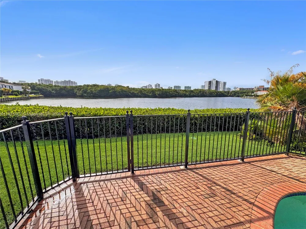 21033 NE 32nd Ave Aventura, FL 33180