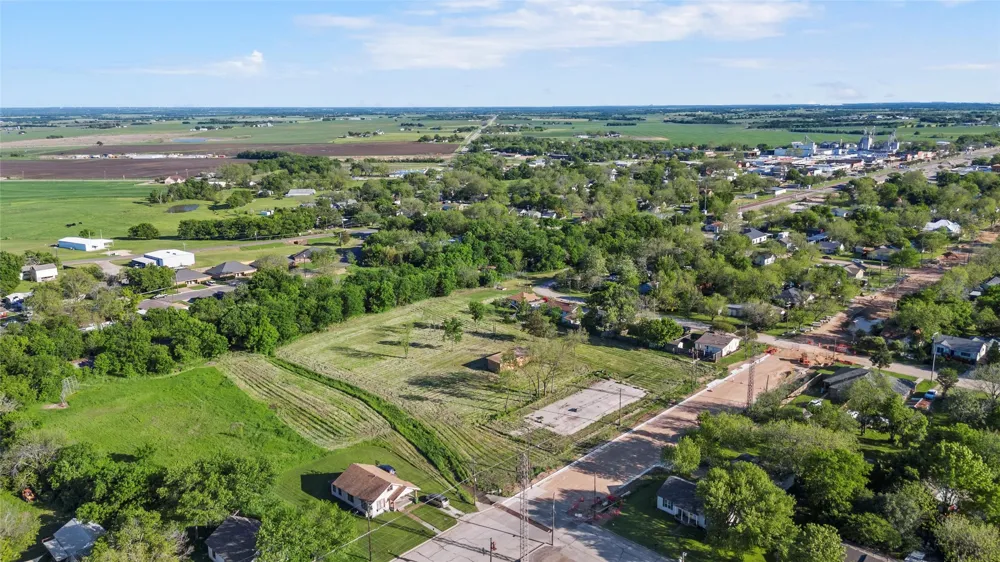 702 Reagan Street West, TX 76691