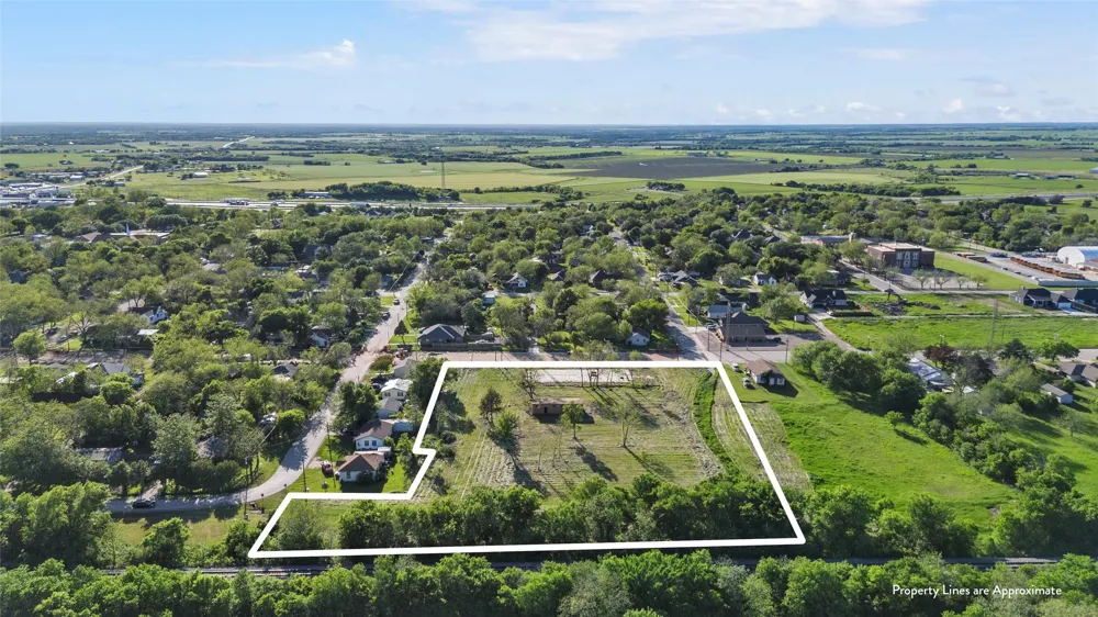 702 Reagan Street West, TX 76691