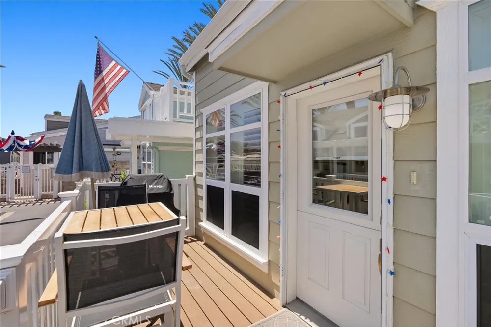 28 Cabrillo Street Newport Beach, CA 92663