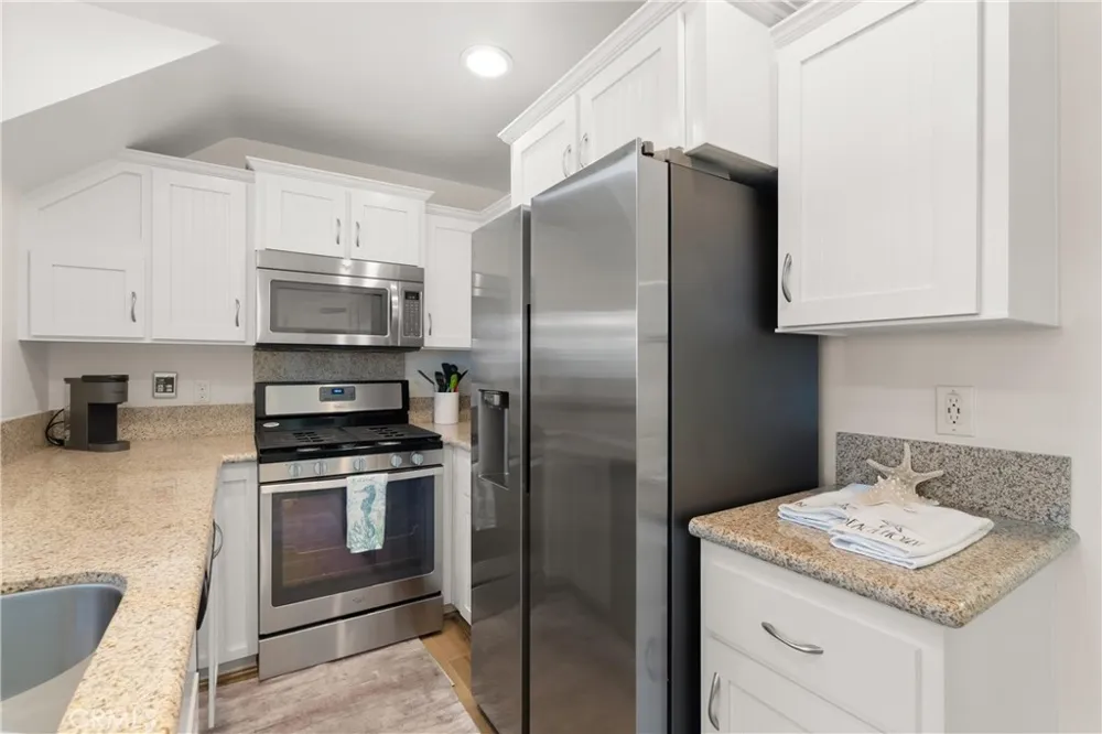 28 Cabrillo Street Newport Beach, CA 92663