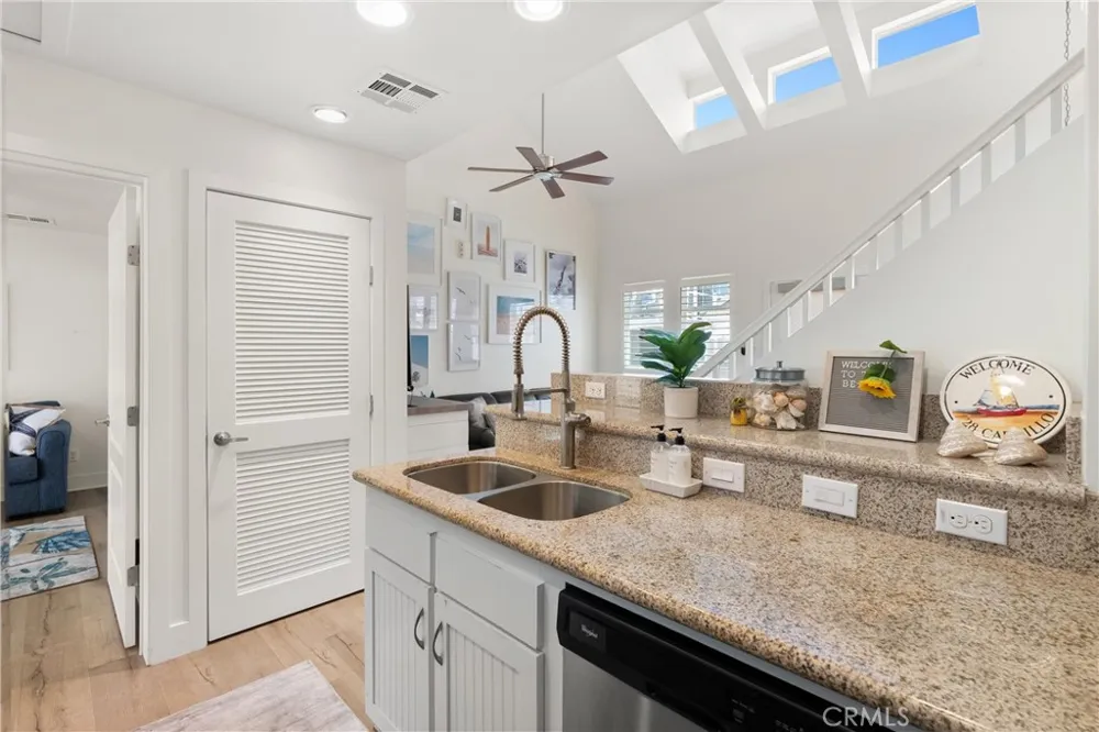28 Cabrillo Street Newport Beach, CA 92663
