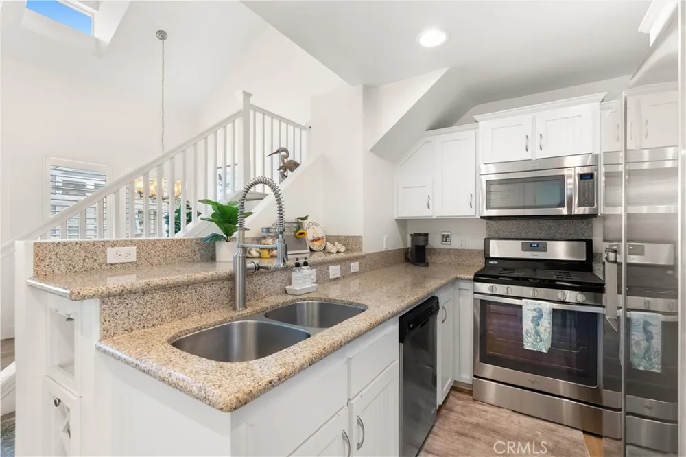 28 Cabrillo Street Newport Beach, CA 92663