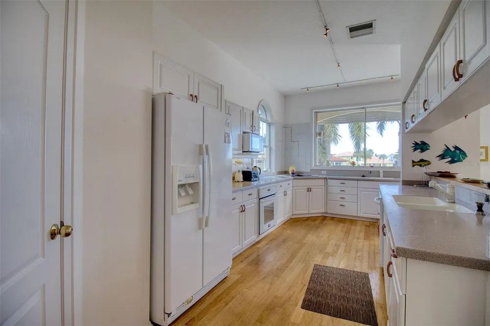 131 SANDS POINT DRIVE Tierra Verde, FL 33715