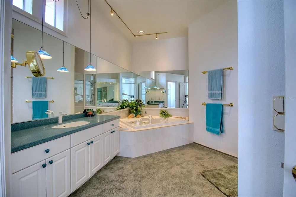 131 SANDS POINT DRIVE Tierra Verde, FL 33715