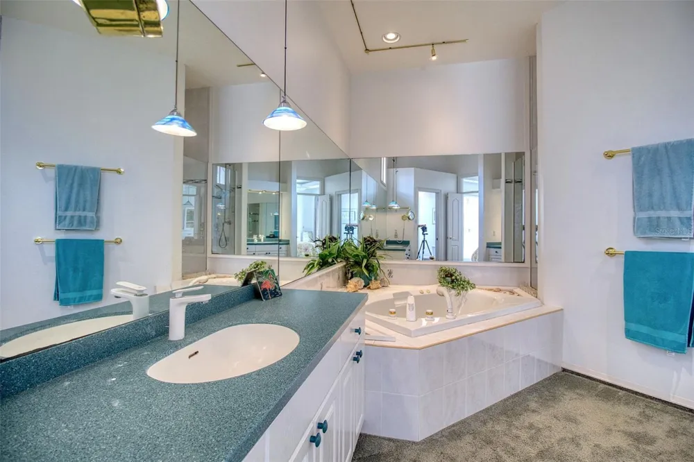 131 SANDS POINT DRIVE Tierra Verde, FL 33715