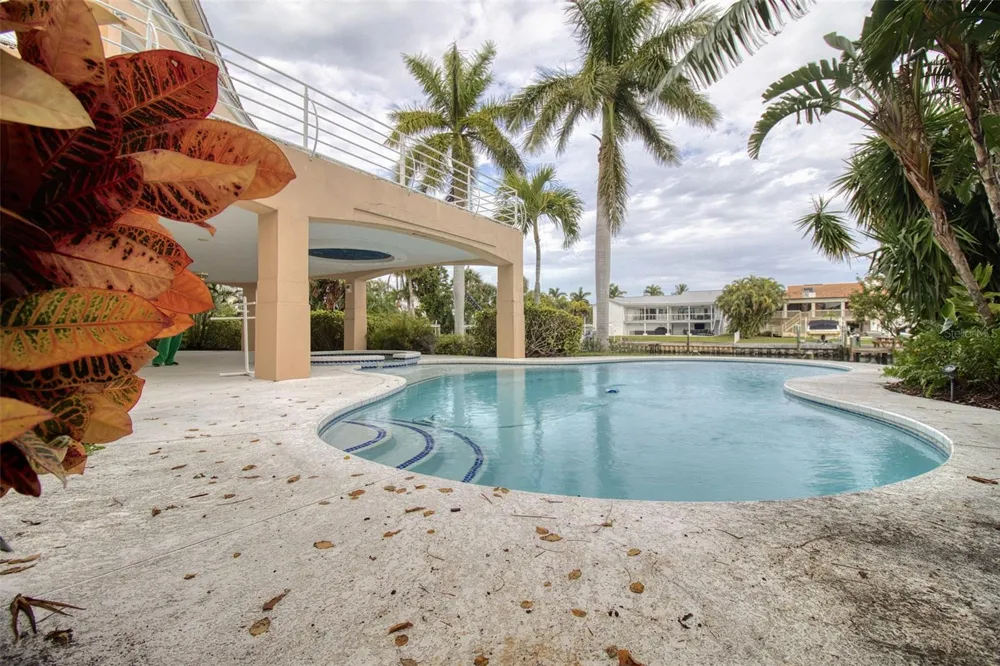 131 SANDS POINT DRIVE Tierra Verde, FL 33715