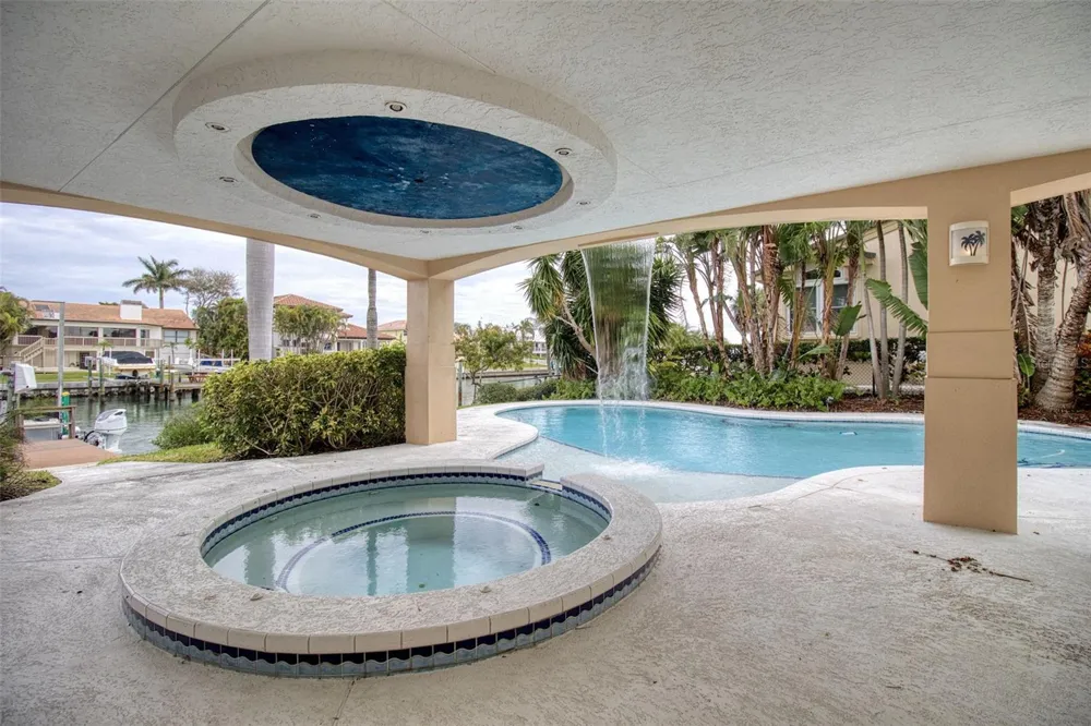 131 SANDS POINT DRIVE Tierra Verde, FL 33715
