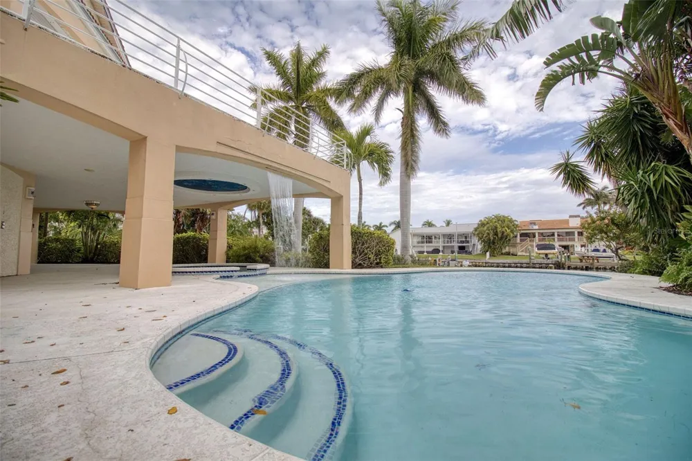 131 SANDS POINT DRIVE Tierra Verde, FL 33715
