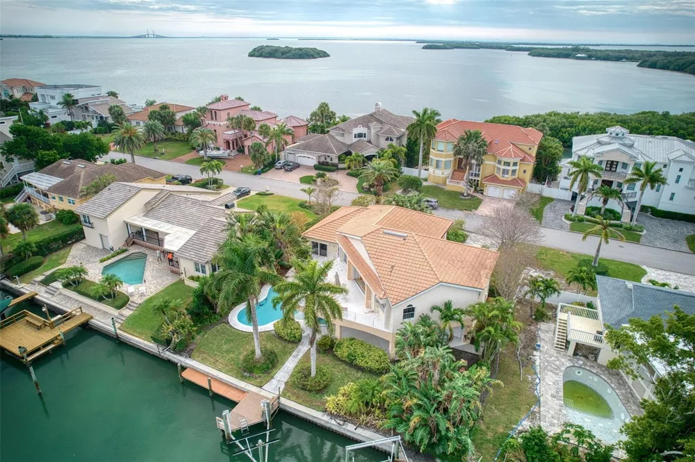 131 SANDS POINT DRIVE Tierra Verde, FL 33715