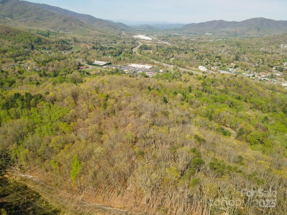 99999 Sunset Drive Black Mountain, NC 28711