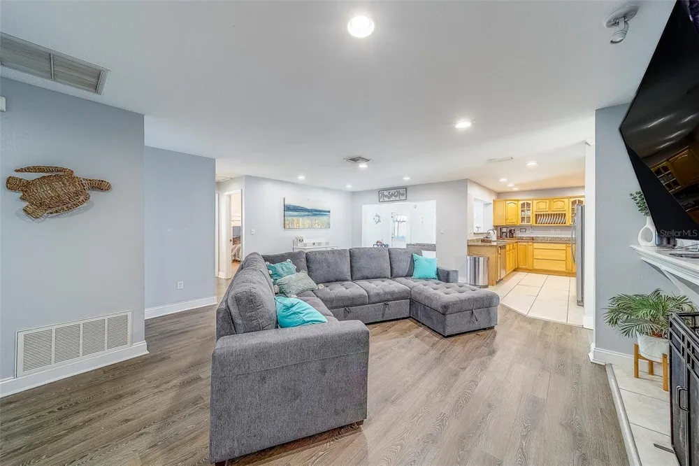 14414 91ST AVENUE Seminole, FL 33776