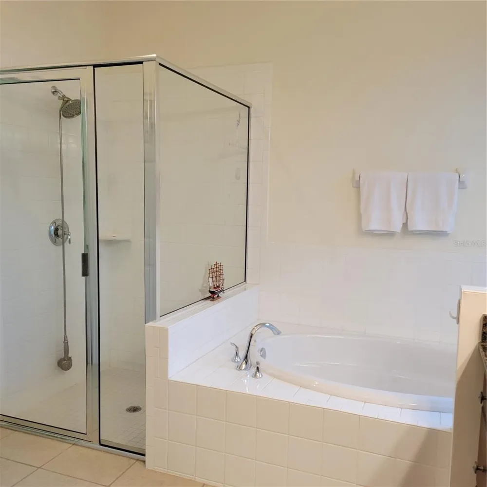 106 LERIDA COURT Nokomis, FL 34275