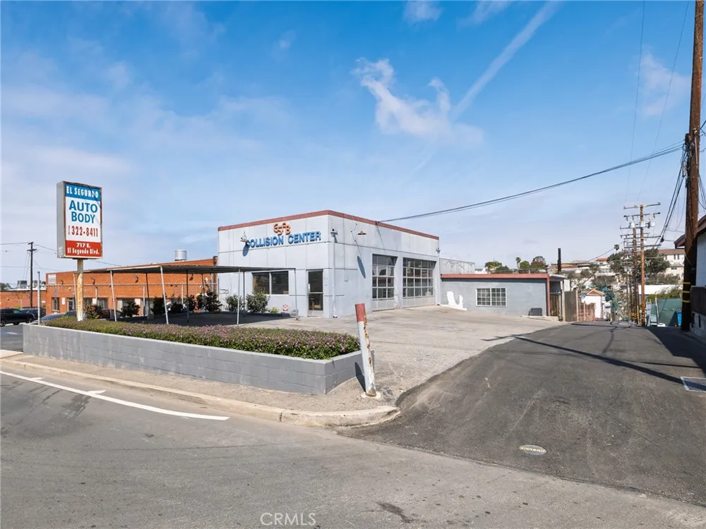 713 E El Segundo Boulevard