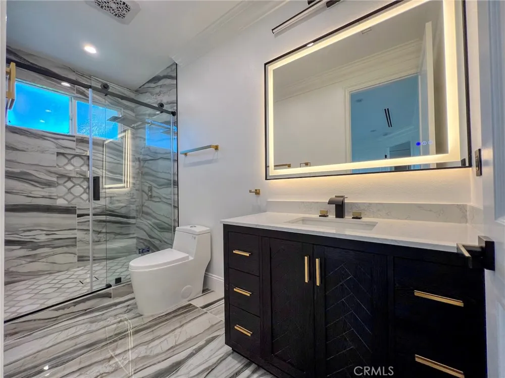 21861 Vacation Ln Lane Huntington Beach, CA 92646