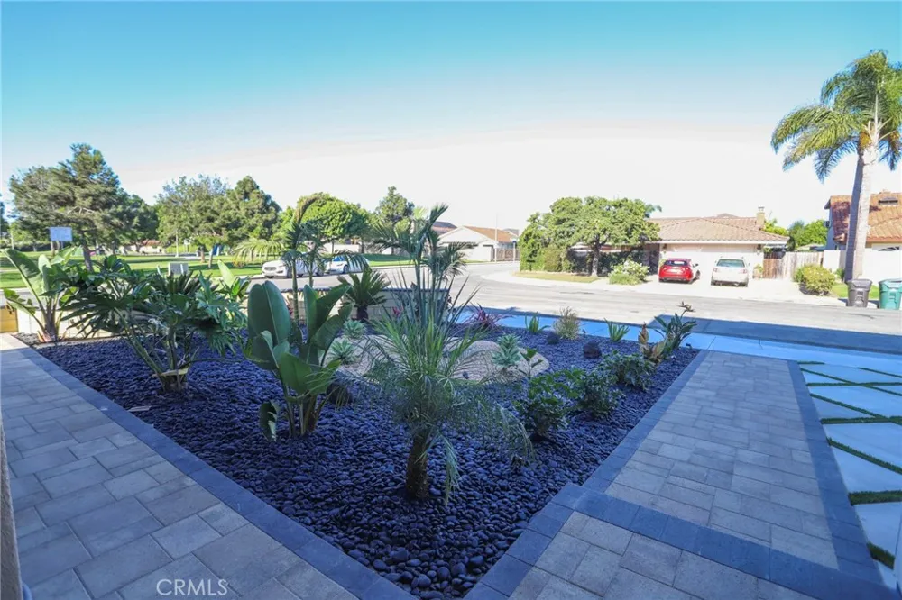 21861 Vacation Ln Lane Huntington Beach, CA 92646