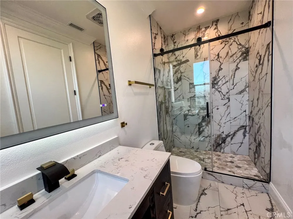 21861 Vacation Ln Lane Huntington Beach, CA 92646