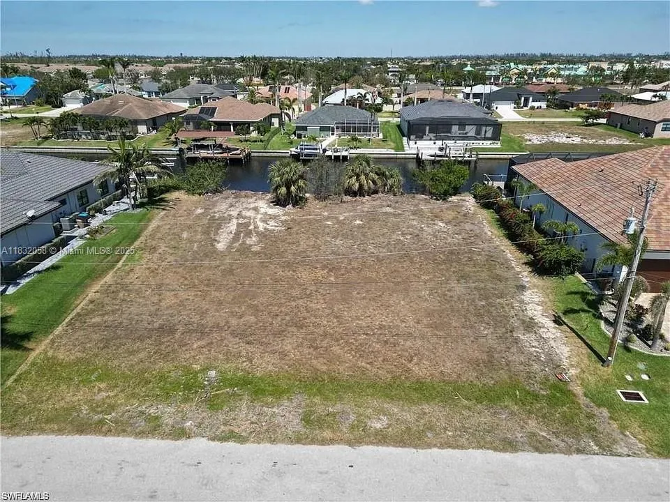 2527 SW 25TH TER Cape Coral, FL 33914