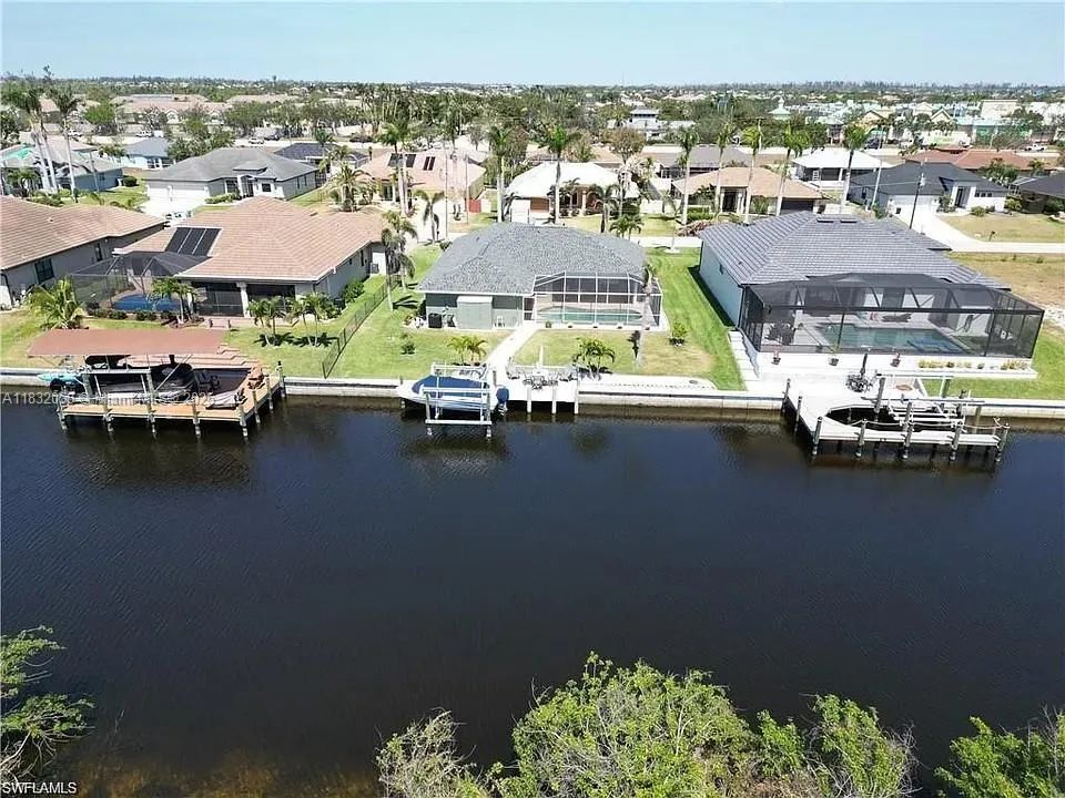 2527 SW 25TH TER Cape Coral, FL 33914