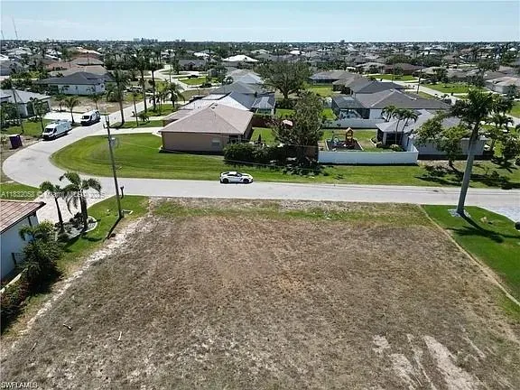 2527 SW 25TH TER Cape Coral, FL 33914