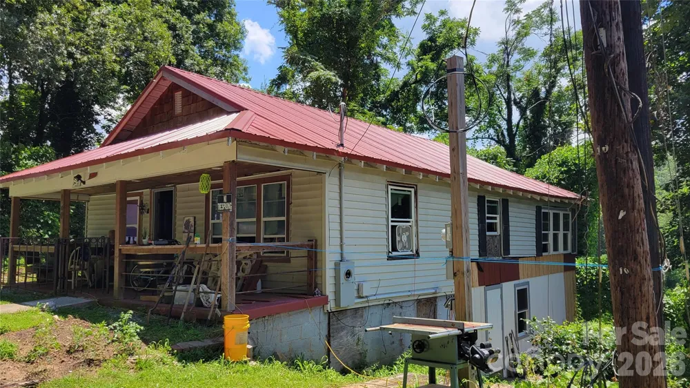 160 Cleveland Road Tryon, NC 28782