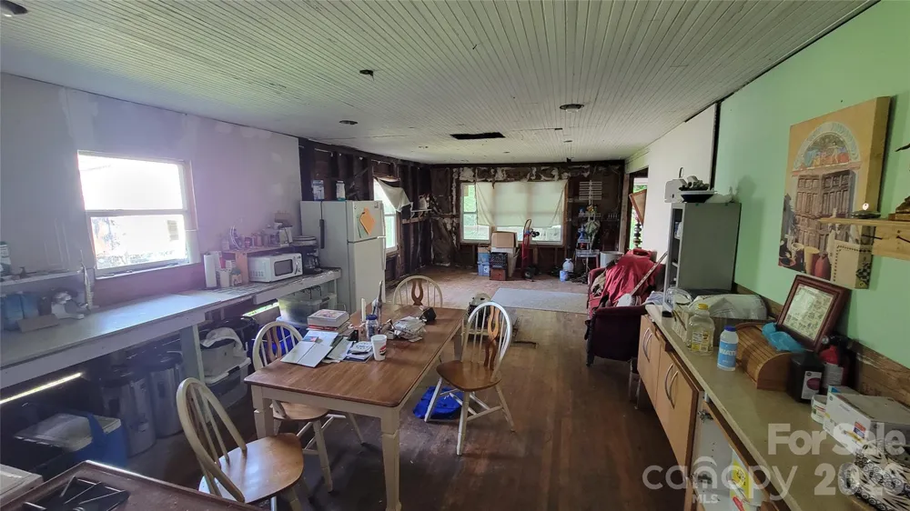 160 Cleveland Road Tryon, NC 28782