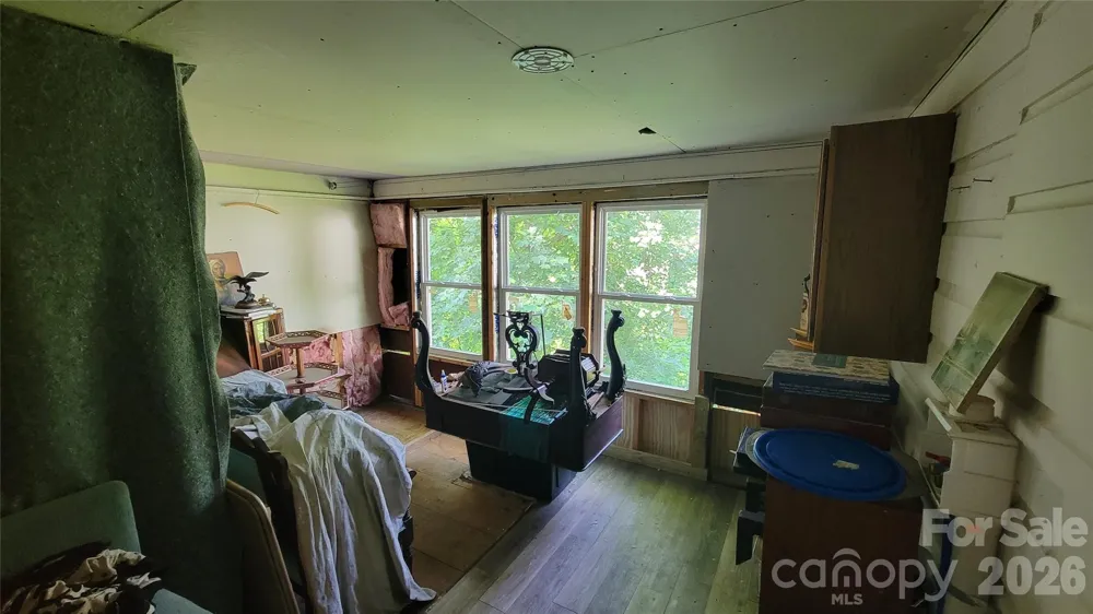 160 Cleveland Road Tryon, NC 28782