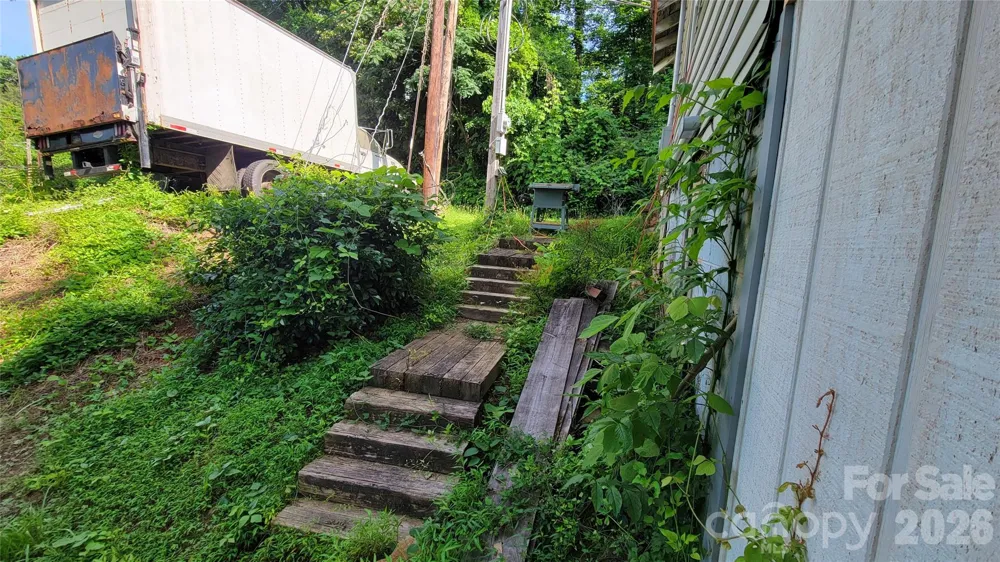 160 Cleveland Road Tryon, NC 28782
