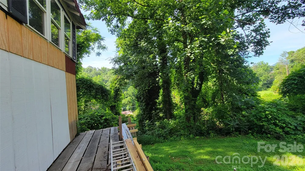 160 Cleveland Road Tryon, NC 28782