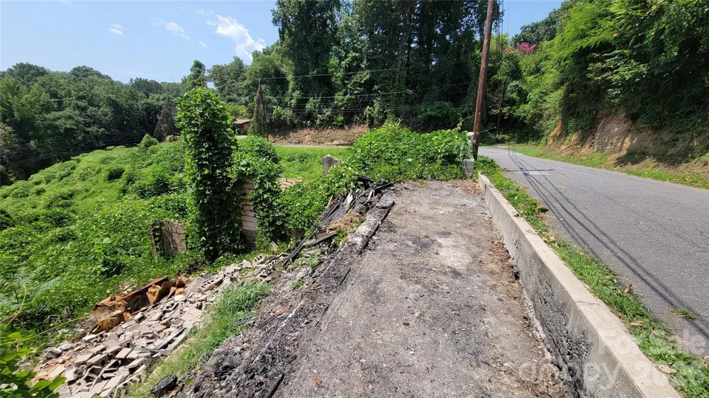 160 Cleveland Road Tryon, NC 28782