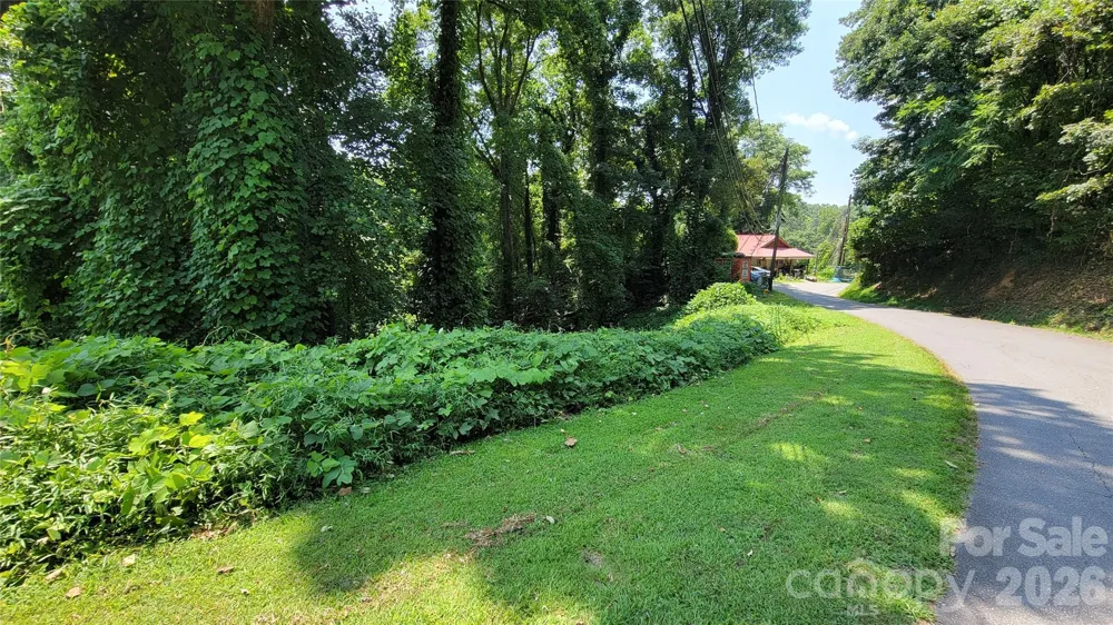 160 Cleveland Road Tryon, NC 28782