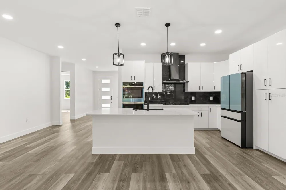 321 WATER SHORE DRIVE Leesburg, FL 34748