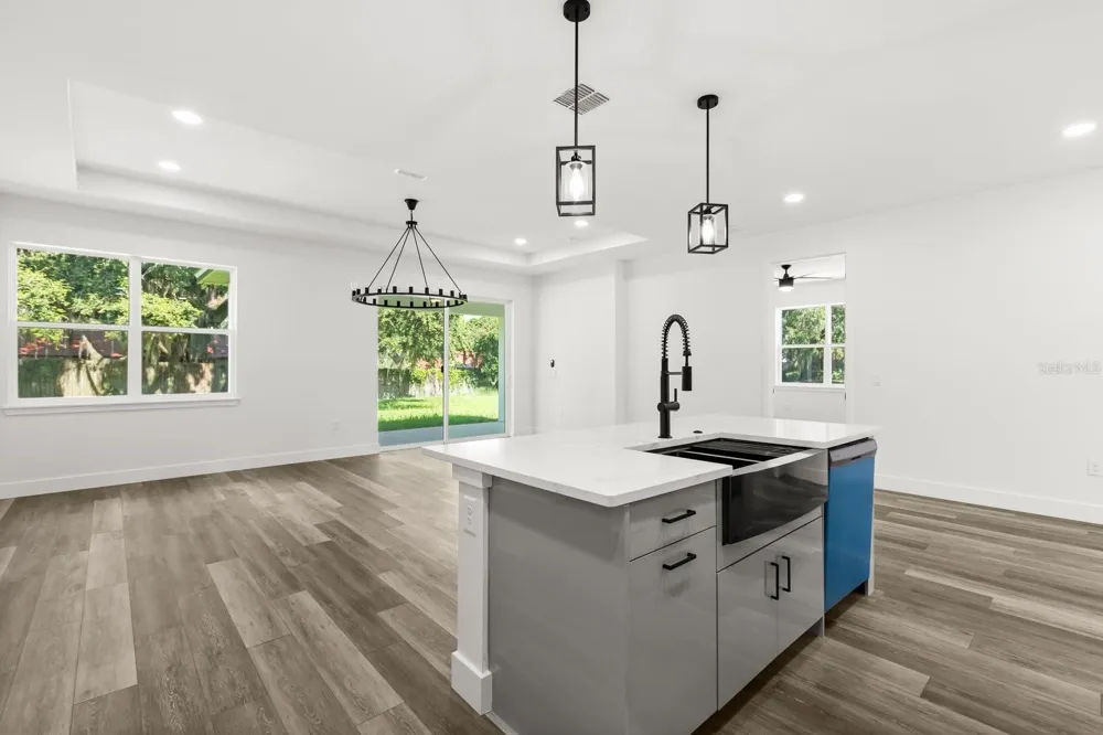 321 WATER SHORE DRIVE Leesburg, FL 34748