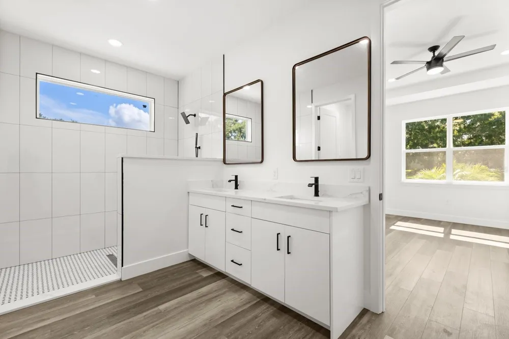 321 WATER SHORE DRIVE Leesburg, FL 34748