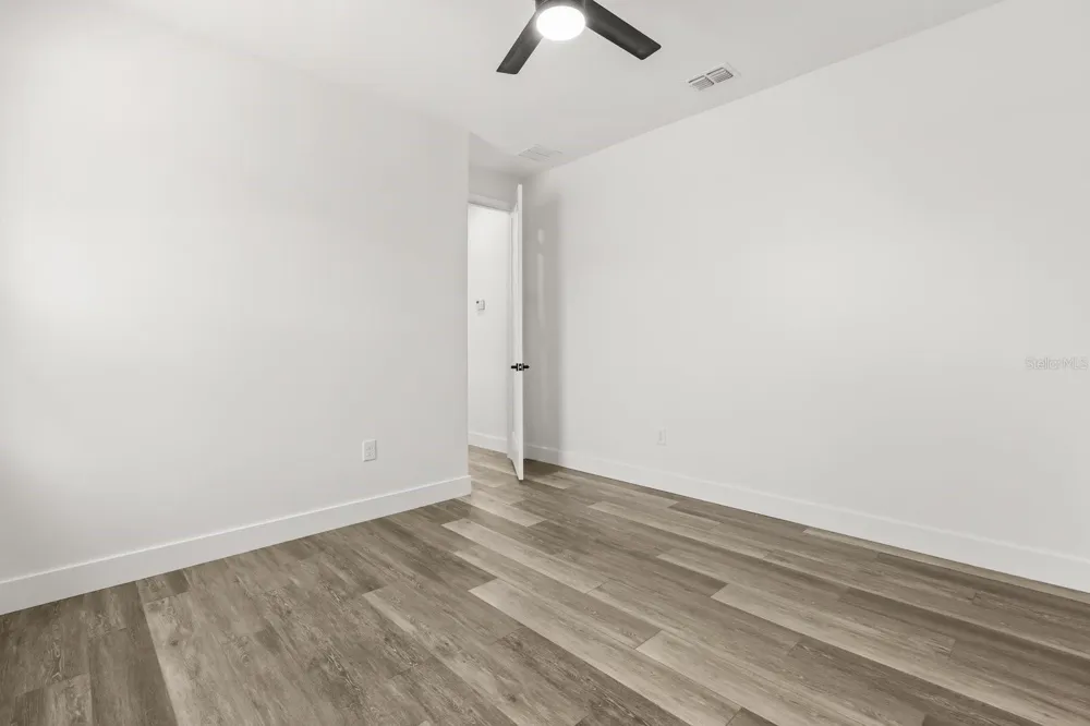 321 WATER SHORE DRIVE Leesburg, FL 34748