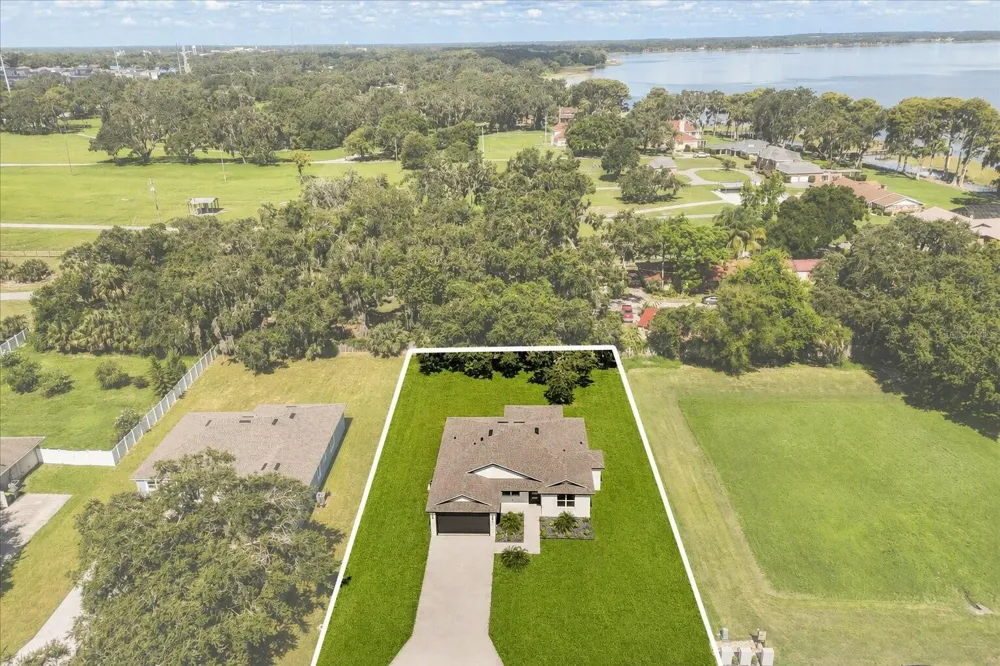 321 WATER SHORE DRIVE Leesburg, FL 34748