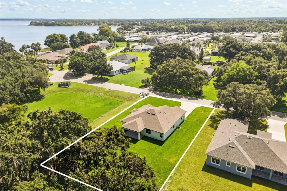 321 WATER SHORE DRIVE Leesburg, FL 34748
