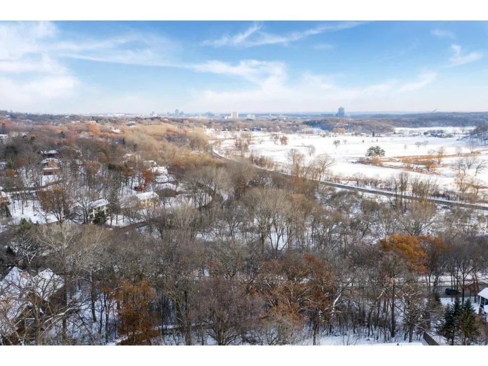 7106 Valley View Road Edina, MN 55439