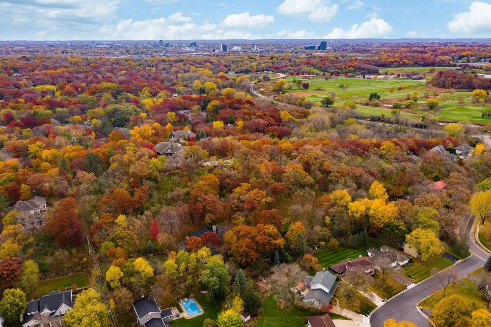 7106 Valley View Road Edina, MN 55439