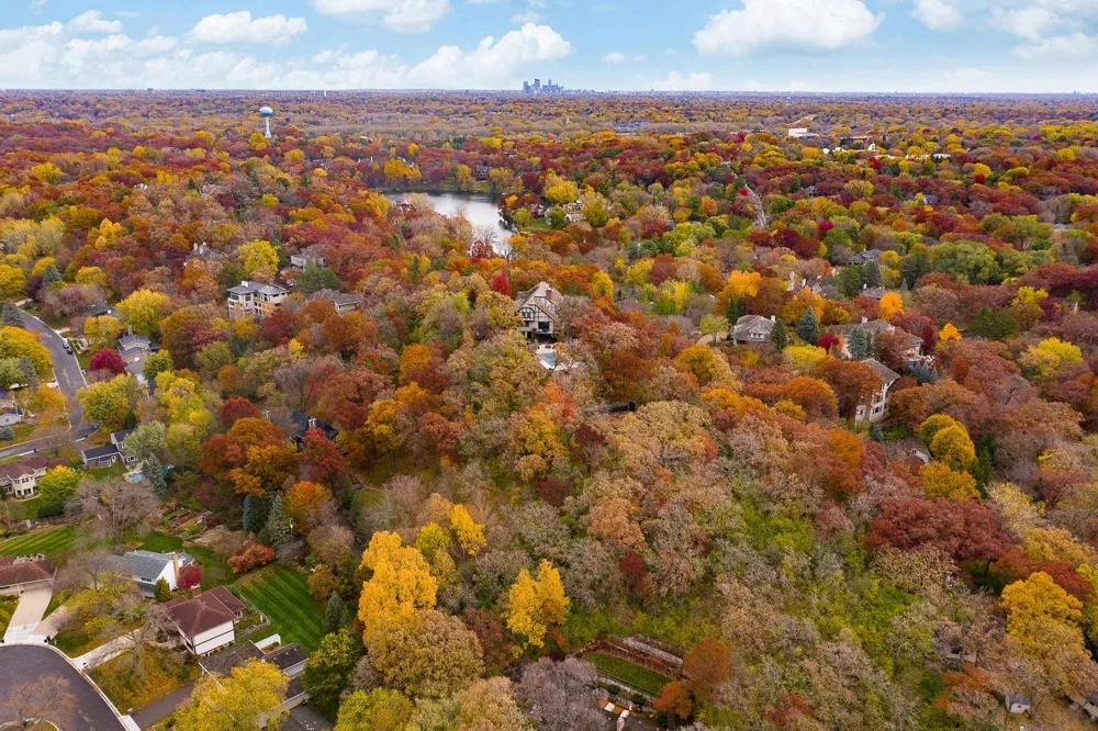 7106 Valley View Road Edina, MN 55439
