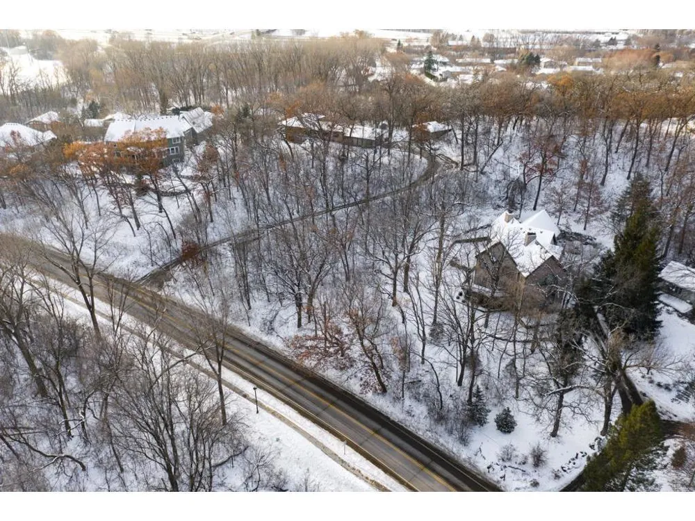 7106 Valley View Road Edina, MN 55439