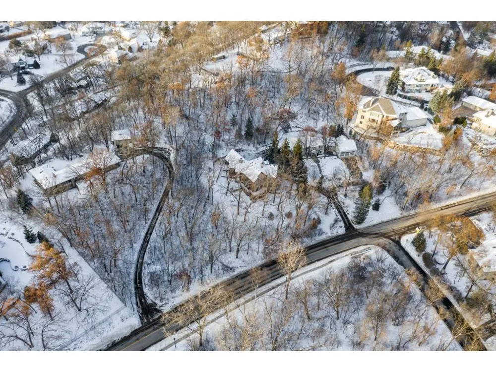 7106 Valley View Road Edina, MN 55439