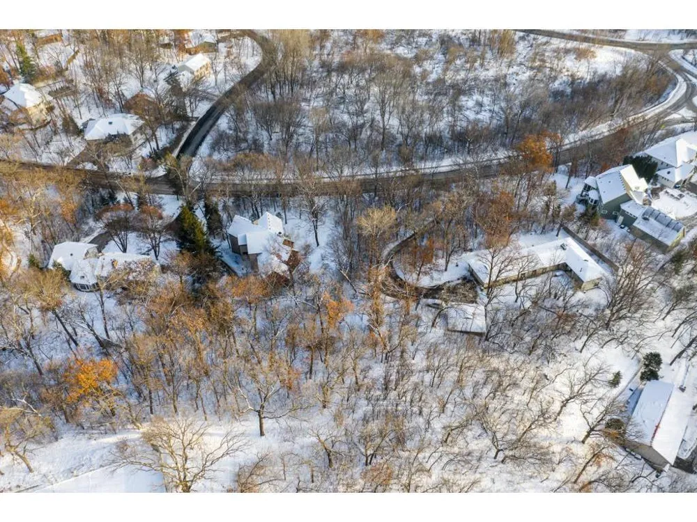 7106 Valley View Road Edina, MN 55439