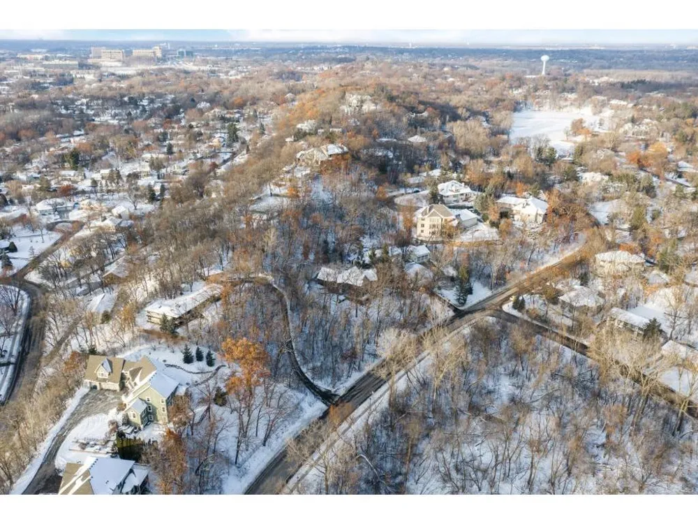 7106 Valley View Road Edina, MN 55439