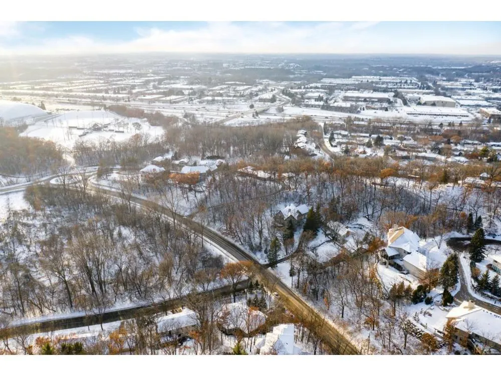 7106 Valley View Road Edina, MN 55439