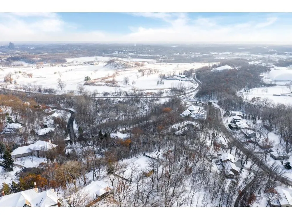 7106 Valley View Road Edina, MN 55439